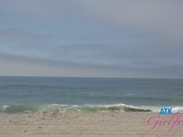 Riley Star - Naughty girlfriend with glasses POV trip to Malibu