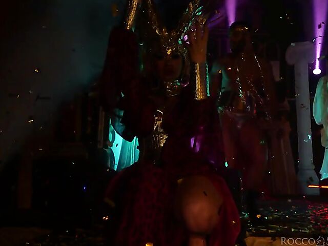 Crazy club orgy with Rocco Siffredi and Marika Milani