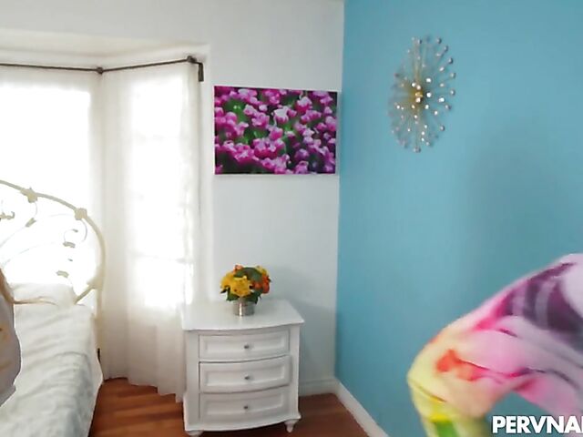 River Lynn & Sedona Reign - Teen and milf POV threesome