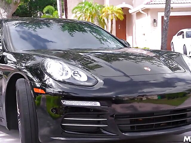 Lingerie fuck with horny MILF Vivianne DeSilva