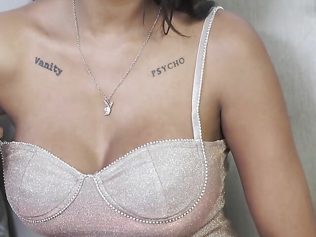 Gorgeous ebony beauty Zoey Sinn has a good time