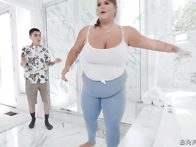 Brazzers BBW in yoga pants vs skinny boy in the bathroom with sporty fattie Leila Lewis