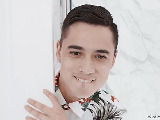 Brazzers BBW in yoga pants vs skinny boy in the bathroom with sporty fattie Leila Lewis