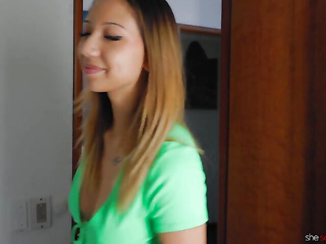 Exotic lesbian babes Ember Snow and Kimora Quin