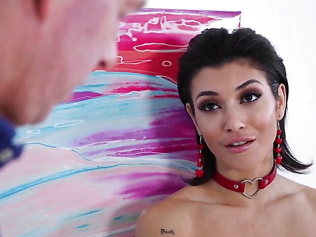 Brooklyn Gray needs money to let him fuck her trimmed pussy