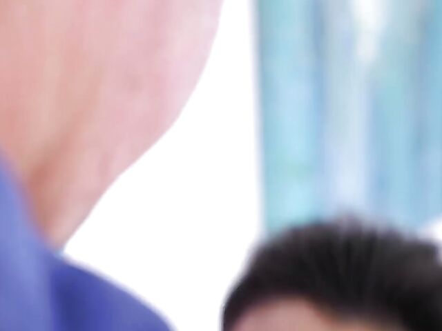 Brooklyn Gray needs money to let him fuck her trimmed pussy