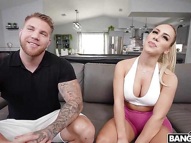 Fitness babe with big tits and big ass Rubita gets banged by a muscle guy