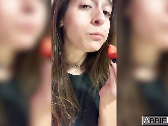 Abbie Maley's homemade magic wand video