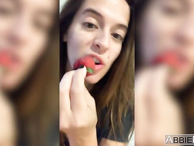 Abbie Maley's homemade magic wand video