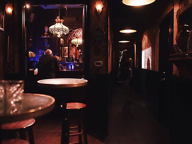 Hot sex in a brothel with gorgeous Vanna Bardot