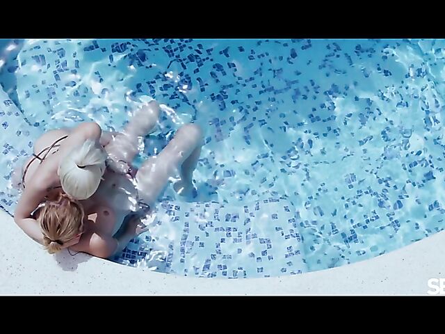 Lesbian pool lovers Christy White and Kelly Collins