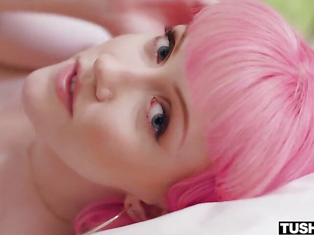 Pale anal lover with pink hair Evie Rees