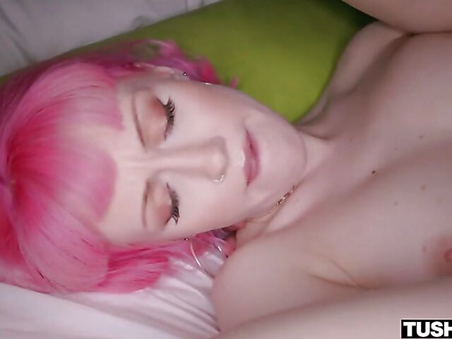 Pale anal lover with pink hair Evie Rees