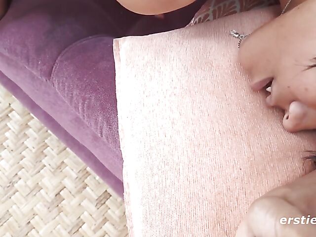 Caroline - Exotic skinny girl masturbating on the couch