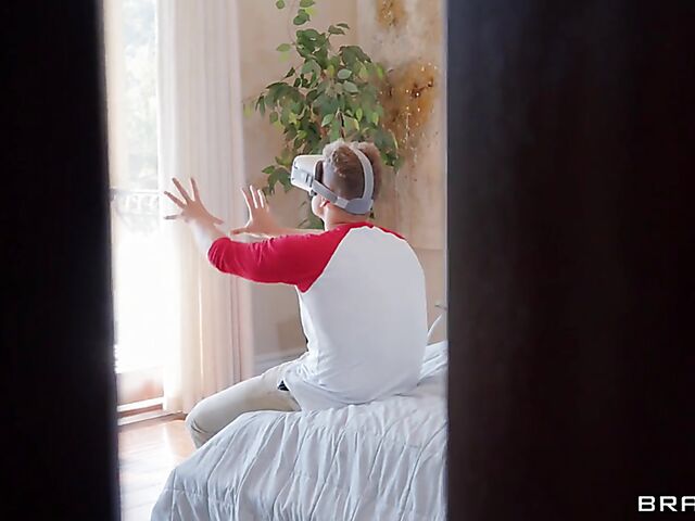 Big tit ebony August Skye gives a real experience