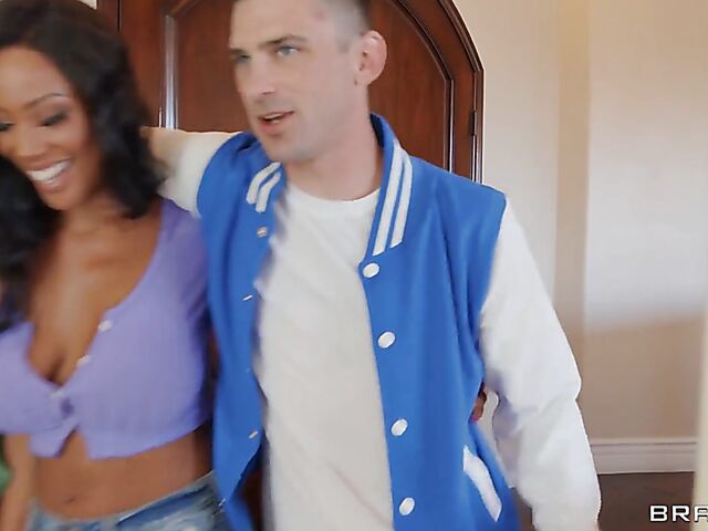 Big tit ebony August Skye gives a real experience