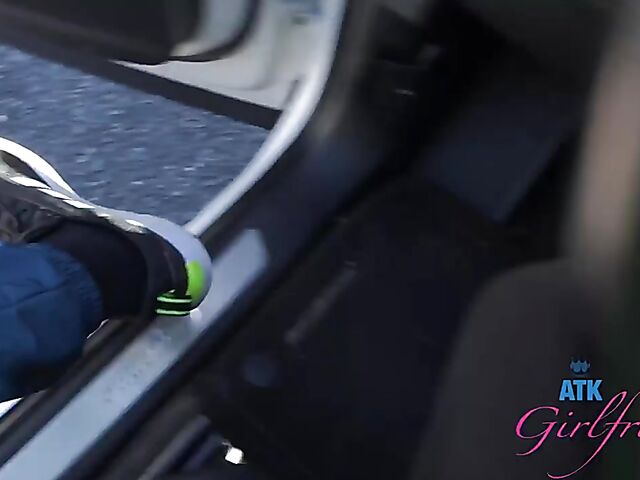 Leana Lovings - Teen with glasses POV adventure