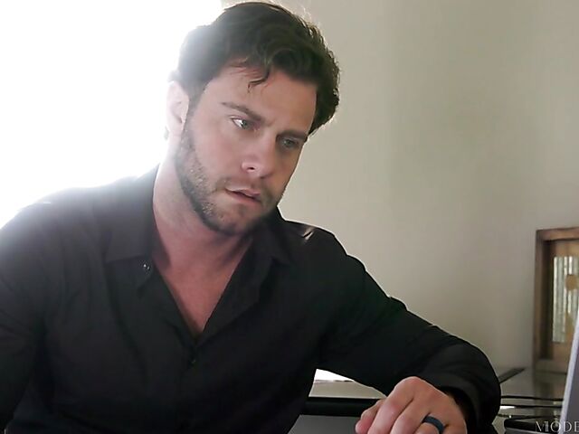 Shaved asian teen Kimmy Kimm wants to fuck