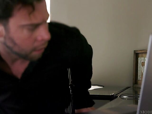 Shaved asian teen Kimmy Kimm wants to fuck