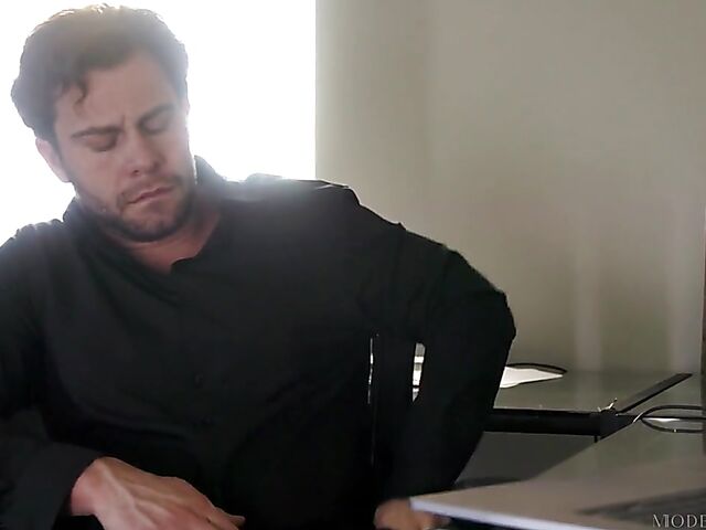 Shaved asian teen Kimmy Kimm wants to fuck