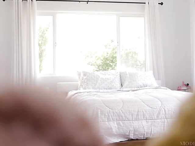 Shaved asian teen Kimmy Kimm wants to fuck