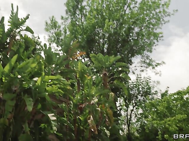 Brooklyn Gray & Elsie - Interracial FFM trio with a cheating guy outdoors