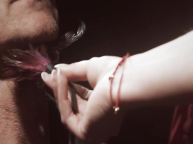 Latex mistress Domina wants to see her new slave Julia North suck