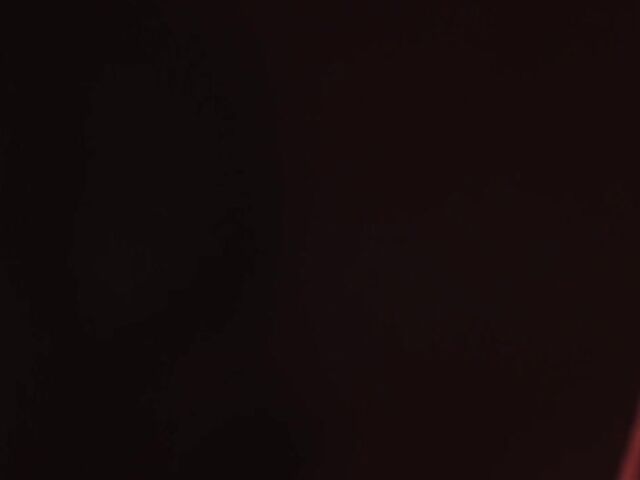 Latex mistress Domina wants to see her new slave Julia North suck