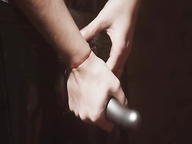 Latex mistress Domina wants to see her new slave Julia North suck