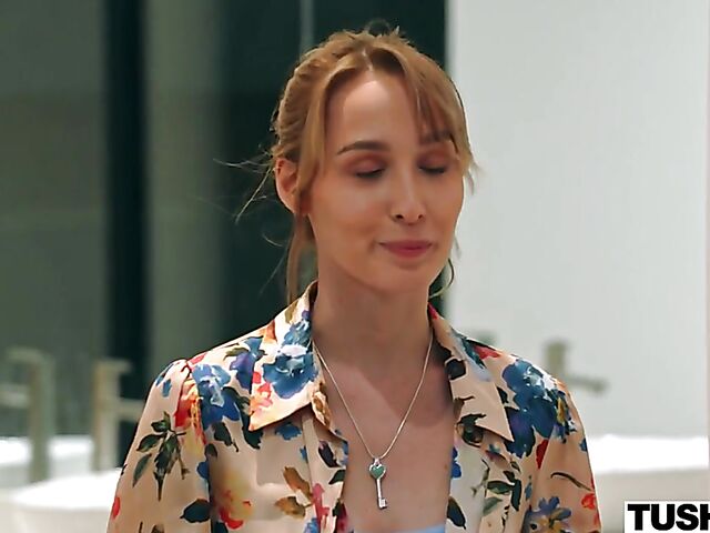 Cute anal babe Kelly Collins enjoys Christian Clay's Italian cock in her ass