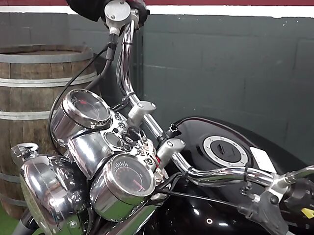 Mavi Burbujita - Biker MILF and young stud fuck in the garage