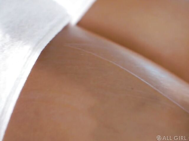 Lesbian massage threesome with milfs featuring Serene Siren, Alex Coal and Slimthick Vic