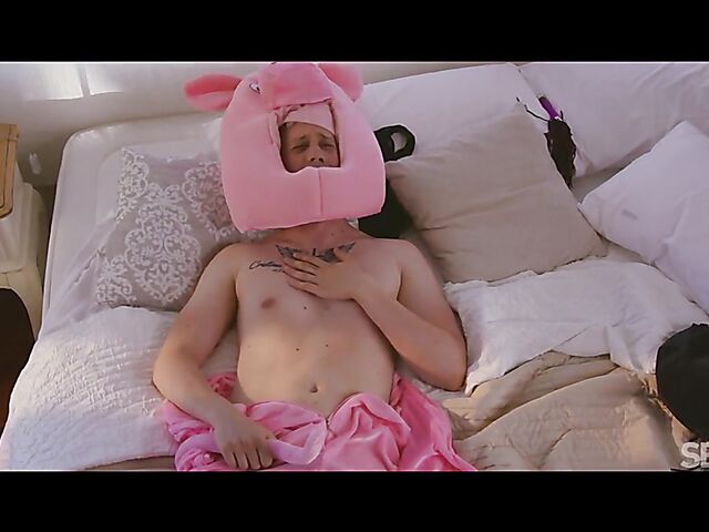 Blonde hair and sensual sex with petite Christy White