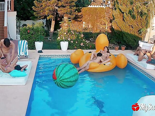 Summertime pool sex from your point of view with Leo Lulu and Luna Okko