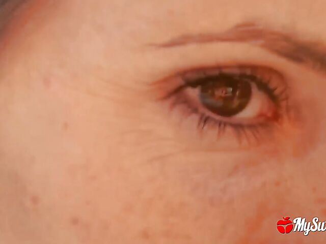 Summertime pool sex from your point of view with Leo Lulu and Luna Okko