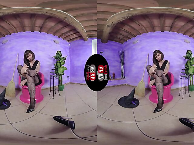 VR foot fetish with dirty talking witch Ammalia