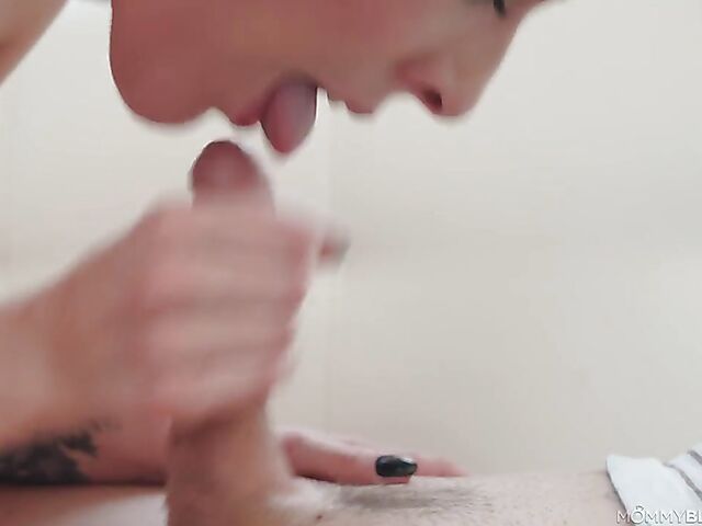 Yoga and blow job with skinny Victoria Sunshine