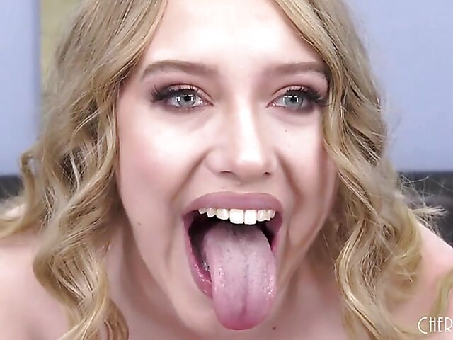 Kallie Taylor - Pale solo babe with toys live!