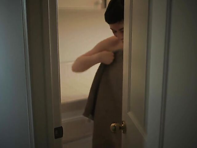 Short hair mom Olive Glass turns on her stepson