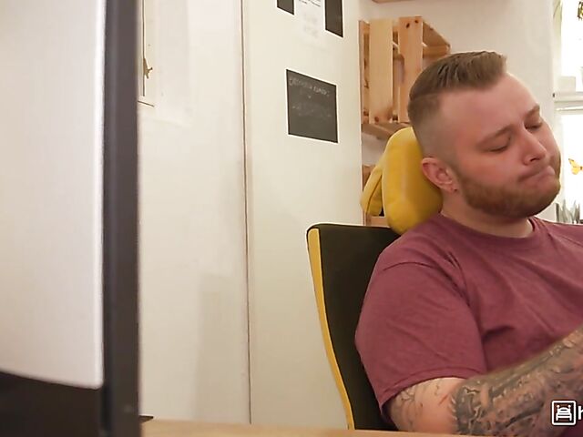 Anal interracial big tits cam show with tattooed roommate Mia Blow