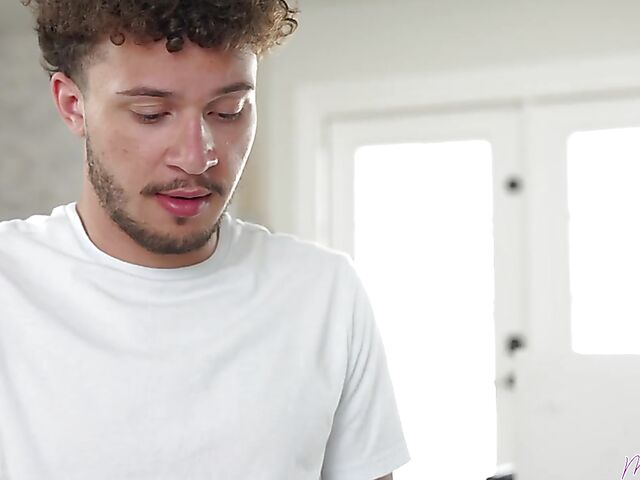 Curvy MILF blonde Spencer Scott gets trained properly