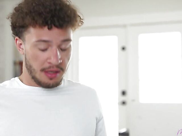 Curvy MILF blonde Spencer Scott gets trained properly