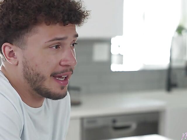 Curvy MILF blonde Spencer Scott gets trained properly