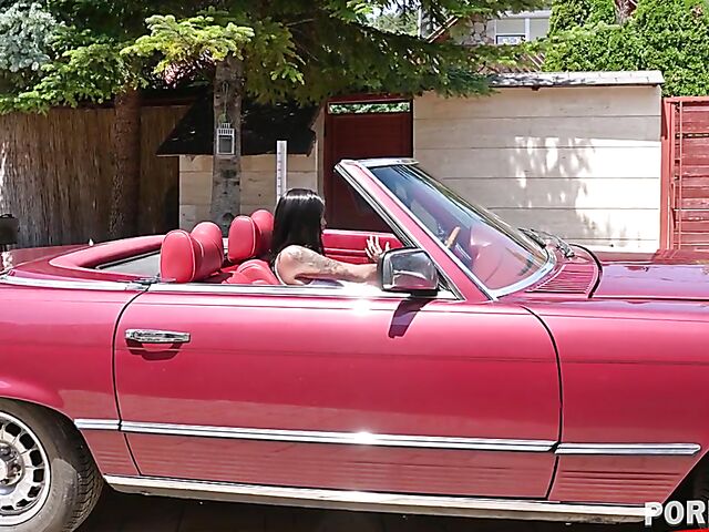 Carwash latina interracial wet fuck featuring Yorgelis Carrillo