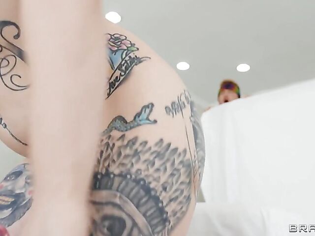 Interracial massage with big ass ebony Deja Marie