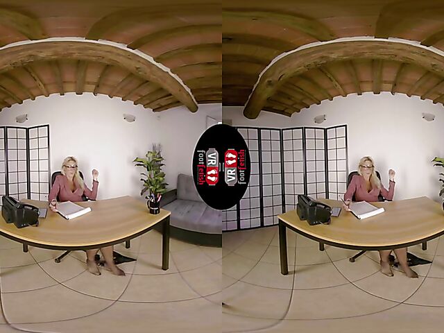 VR foot fetish with blonde-haired secretary Denise Spicy