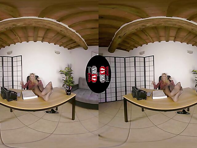VR foot fetish with blonde-haired secretary Denise Spicy