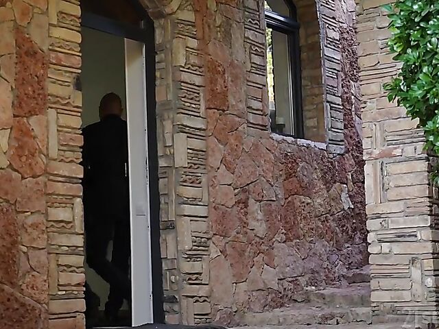 Clothed anal sex in black with elegant Francys Belle