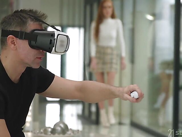 Redhead DP addict Holly Molly wants him to play for real