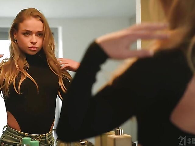 Three lesbians with toys Alexa Flexy, Bonnie Dolce and Geishakyd